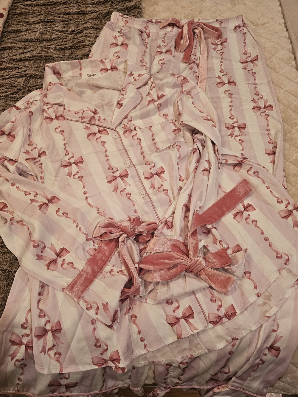 AVARA Pink Ribbon-Print Velvet-Tie Women's Pajama Set